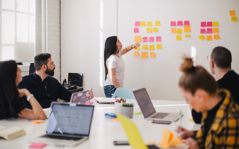Mentalidade de Crescimento: Como Empreendedores Brasileiros Estão Reconfigurando o Sucesso em 2026