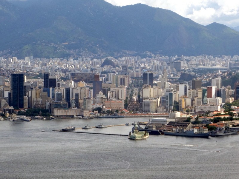 Vista do Porto do Rio de Janeiro ao entardecer